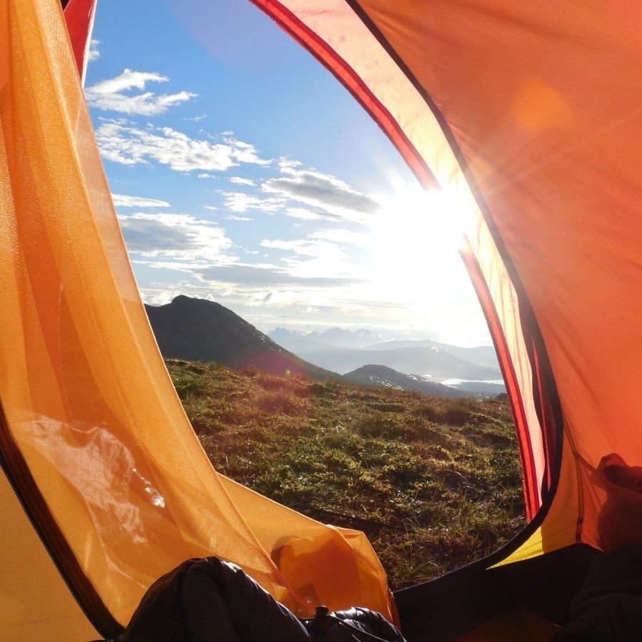 Oscar-Faust-sca-3-tent-643997-edited