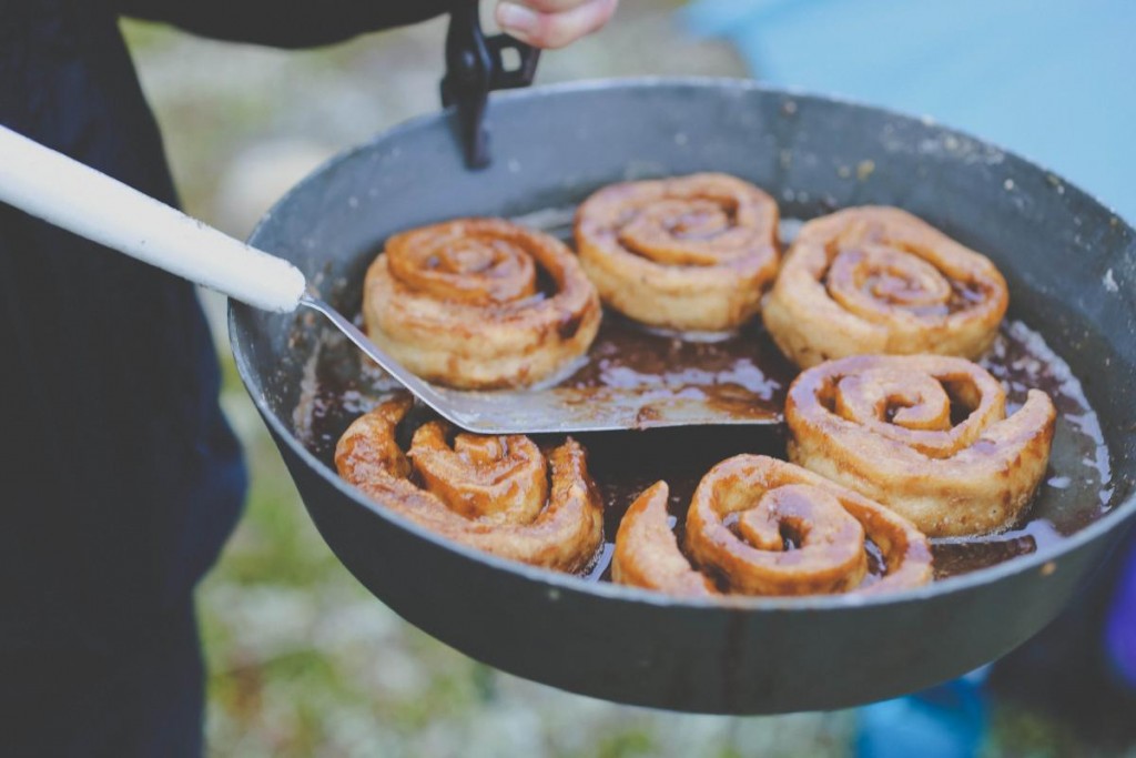 How to Make Cinnamon Rolls when You’re Camping