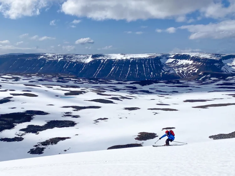 Skier makes turns in Iceland